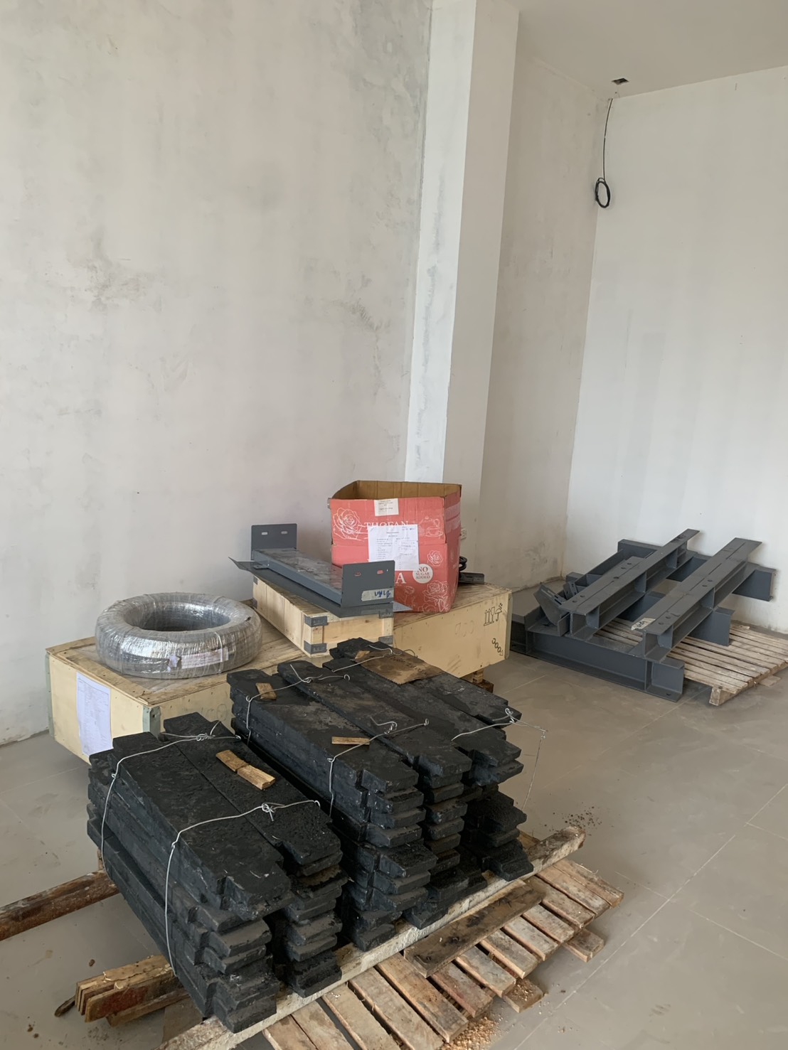FREIGHT ELEVATOR 12